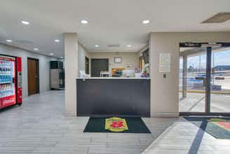 Hotel Super 8 by Wyndham Hot Springs photo 4