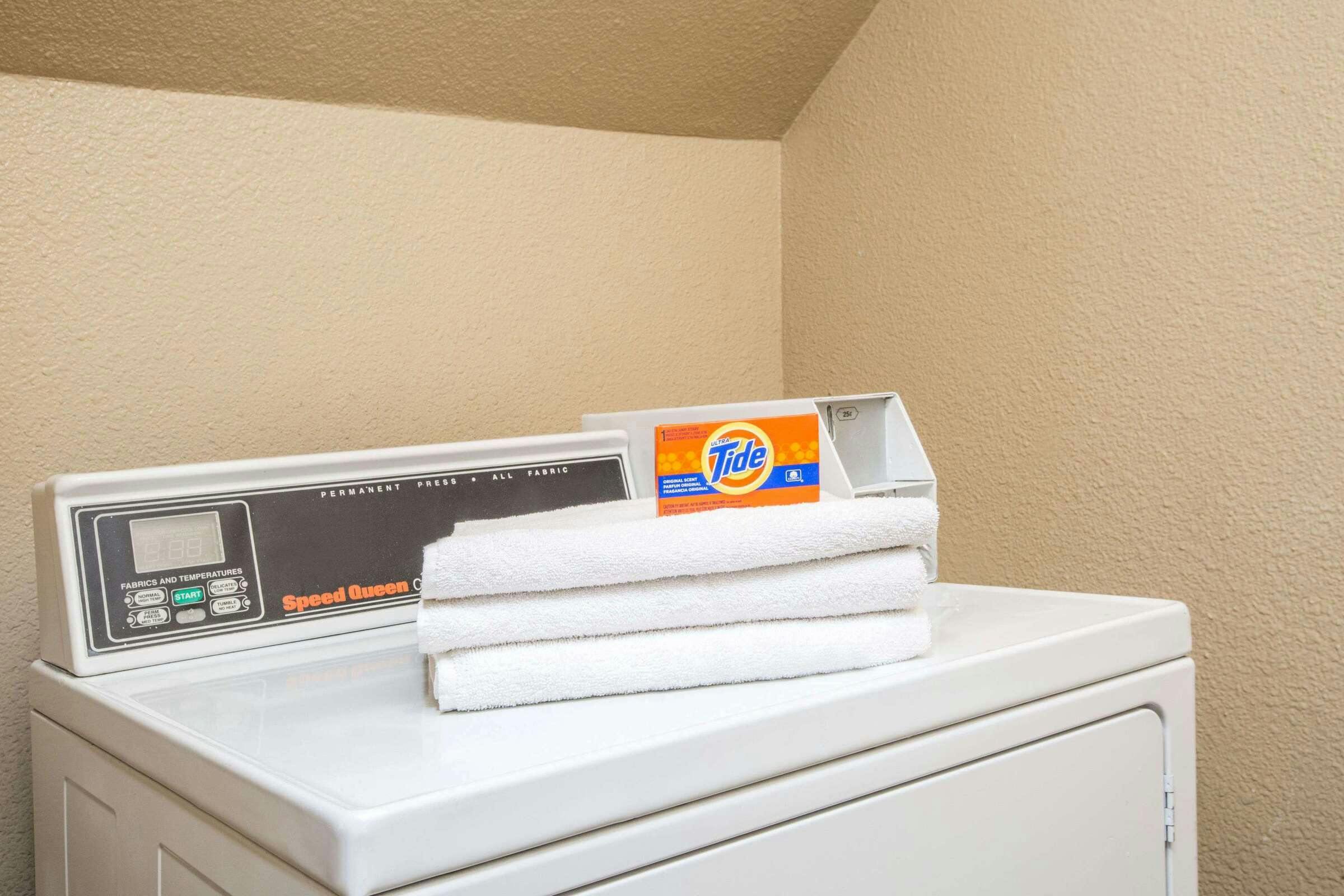 Hotel Days Inn LA/LAX/Stadium Area photo 2