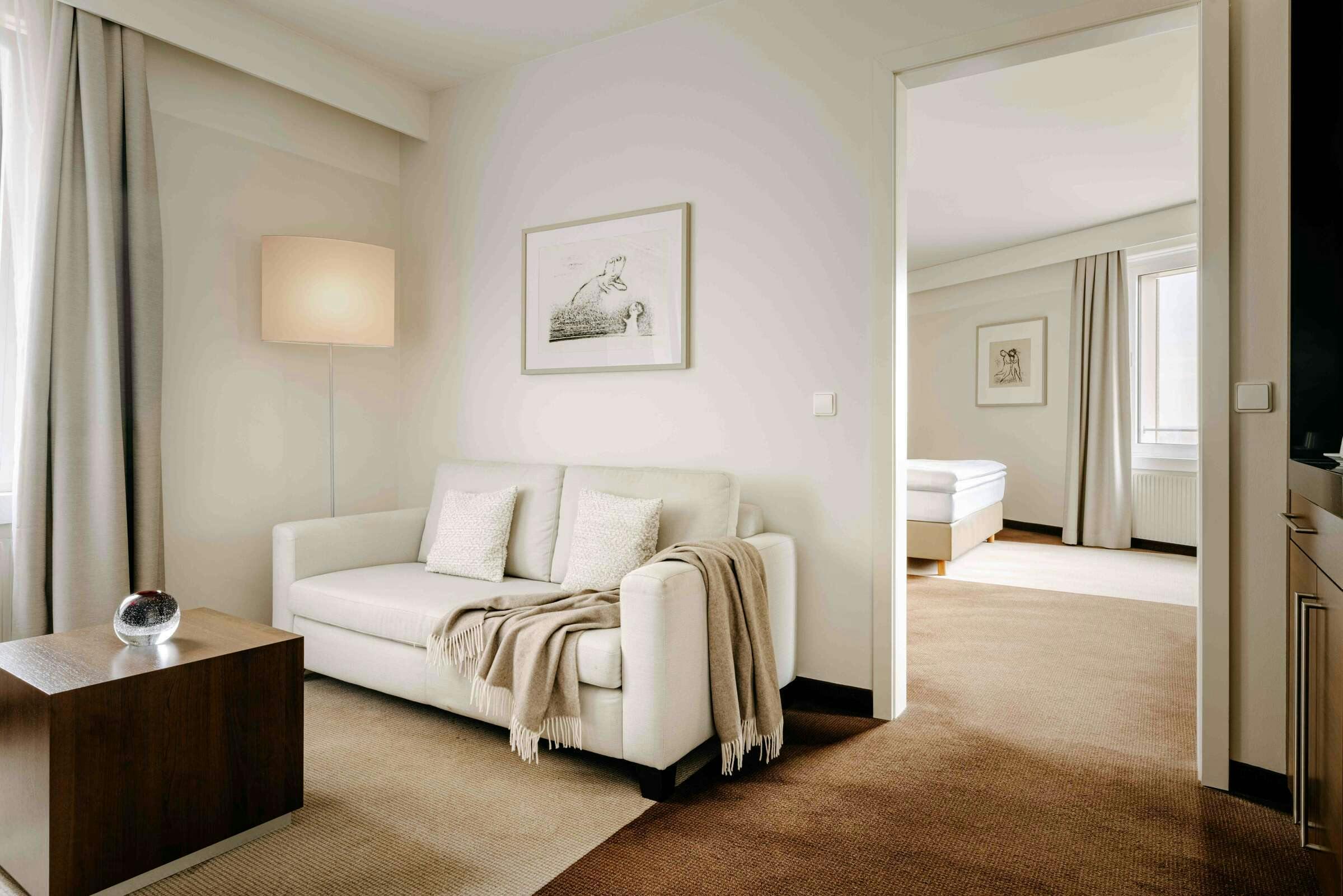 Hotel ESTREL BERLIN photo 2