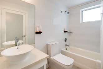 Hotel Waterside Hotel + Suites photo 5