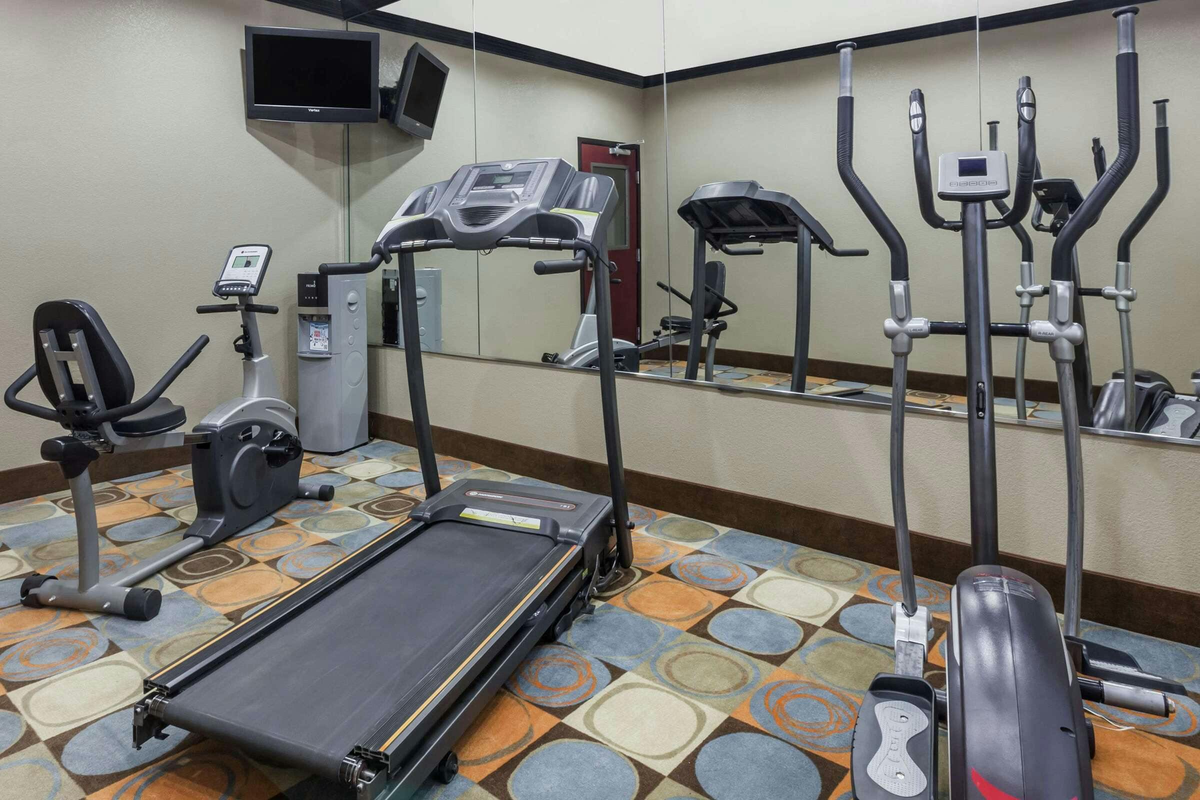 Hotel Days Inn and Suites Marquez photo 1