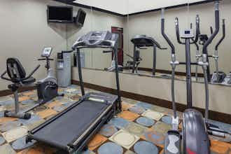 Hotel Days Inn and Suites Marquez photo 1