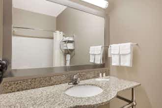 Hotel Days Inn and Suites Marquez photo 4