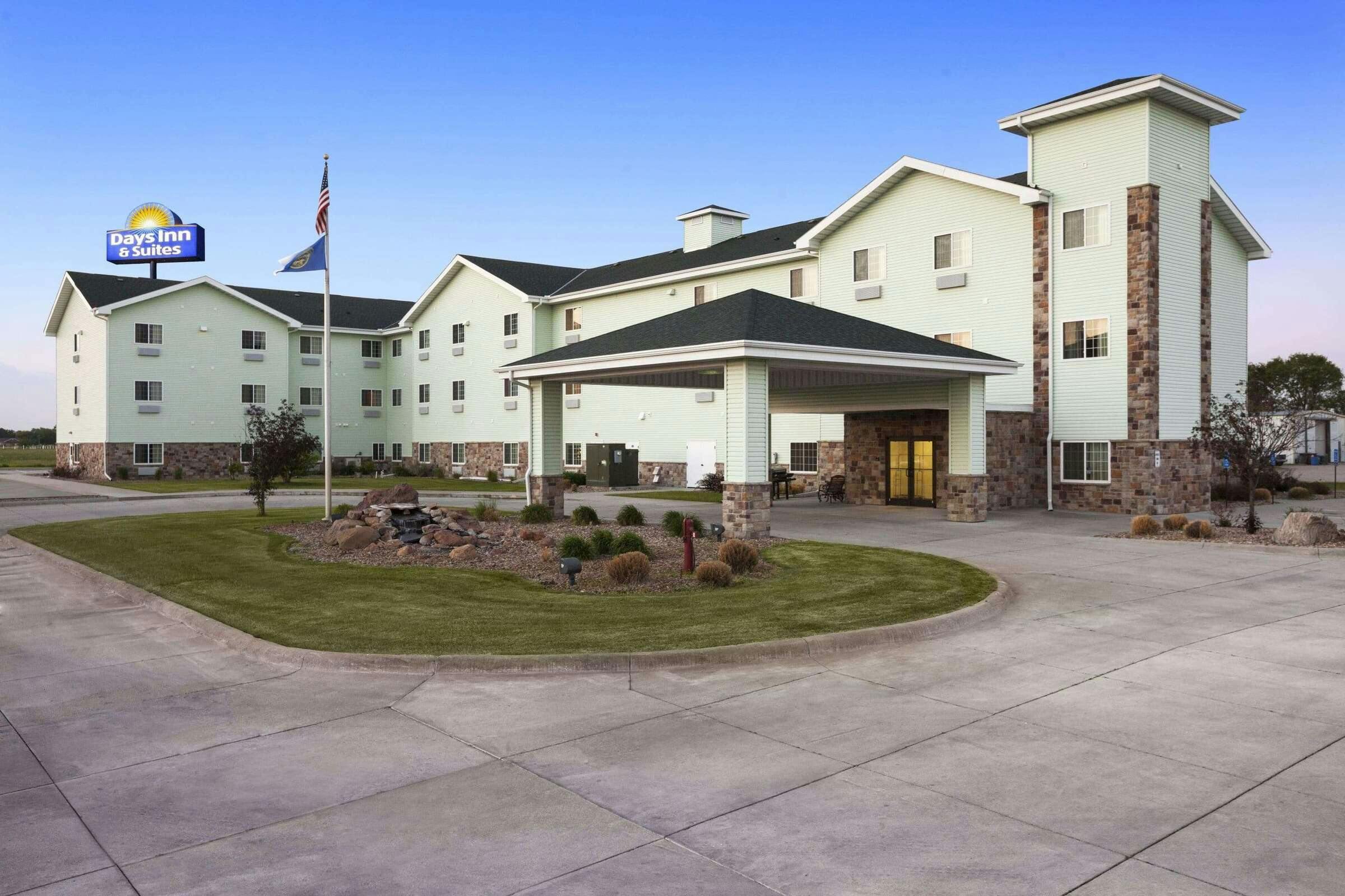 Days Inn and Suites ColumbusNE