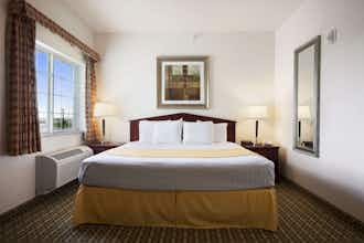 Hotel Days Inn and Suites ColumbusNE photo 2