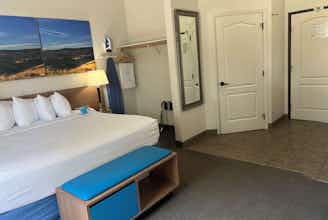 Hotel Days Inn and Suites ColumbusNE photo 5