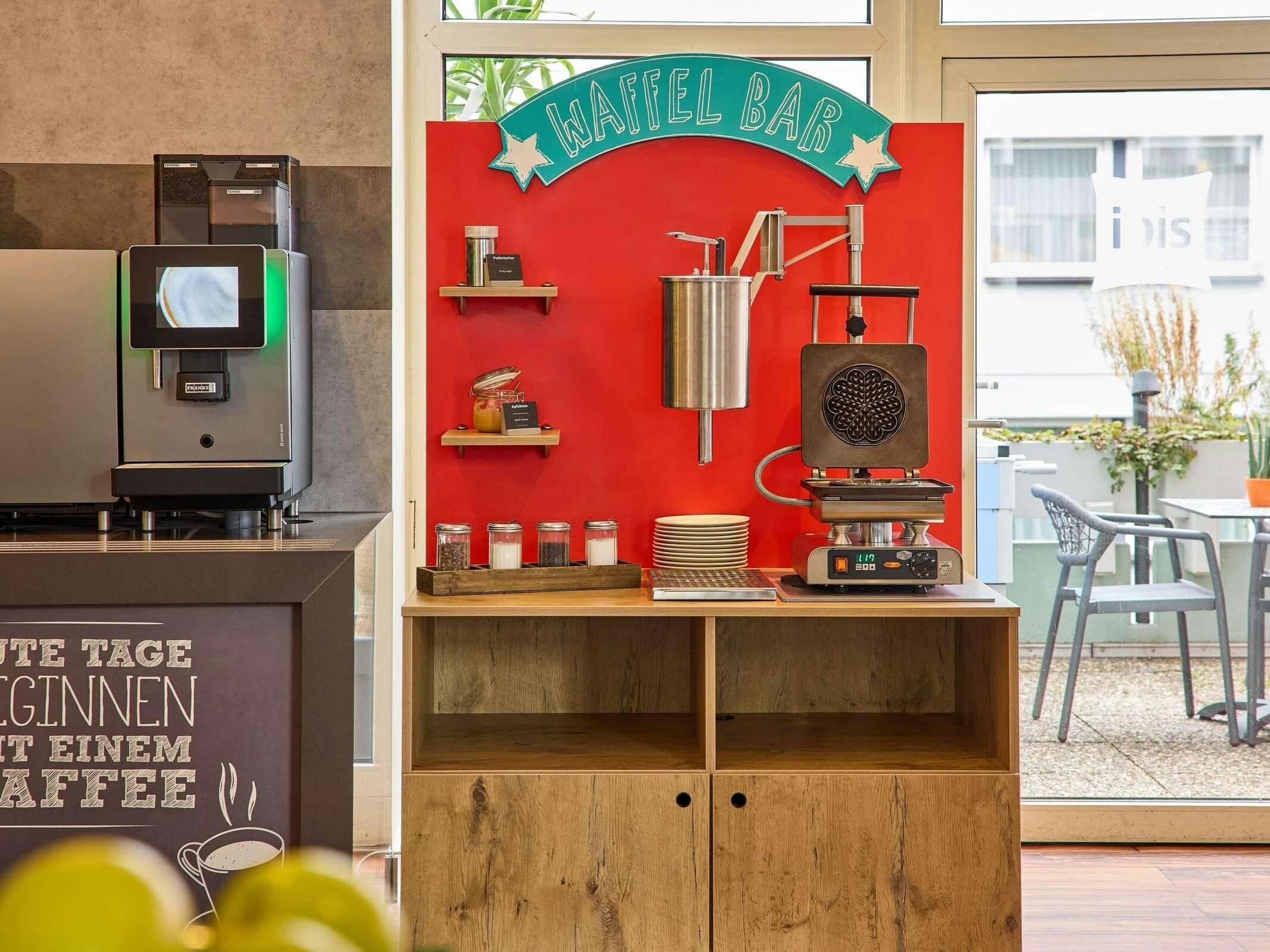 Hotel Ibis Duesseldorf Hauptbahnhof photo 4