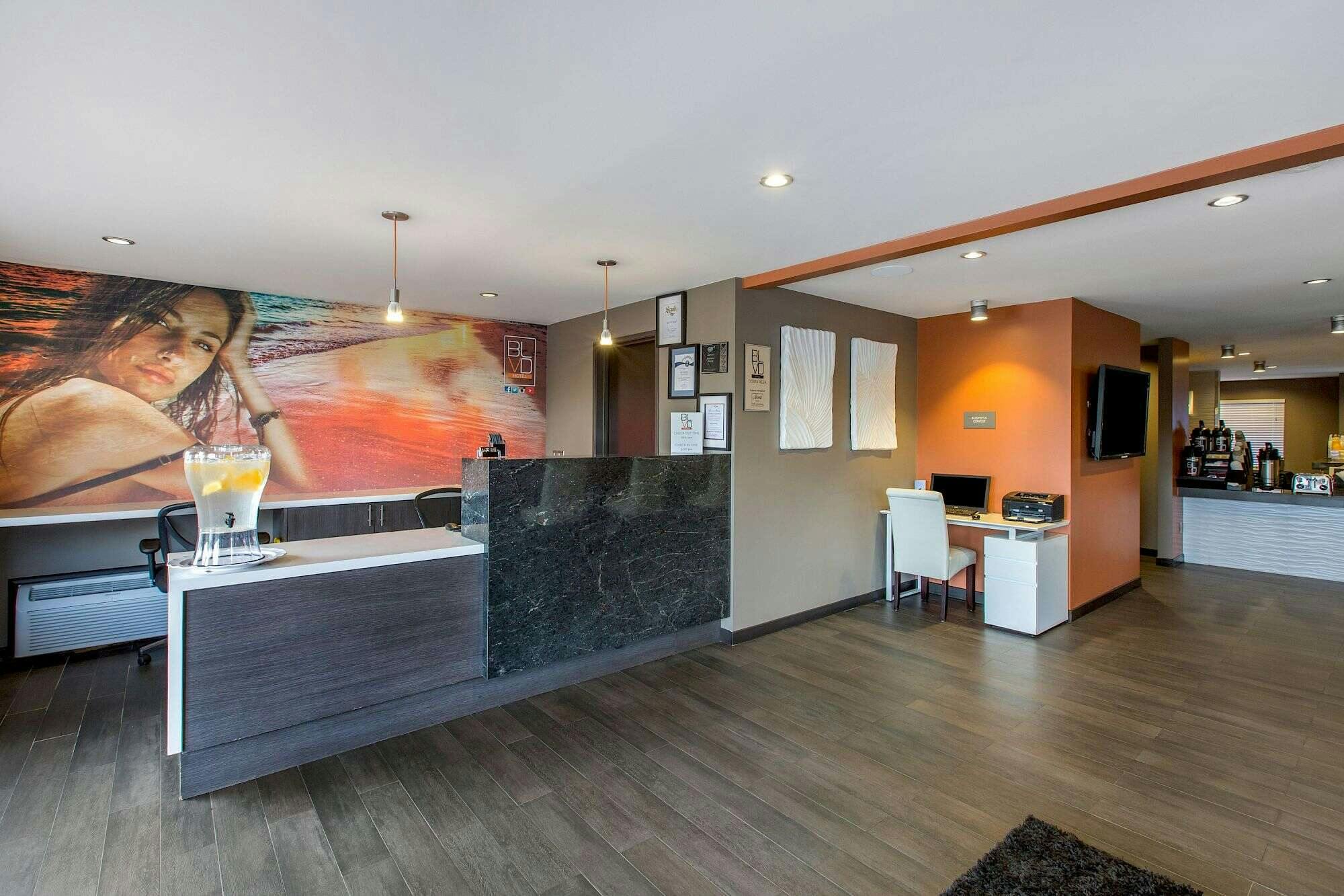 Hotel The OC Hotel photo 2