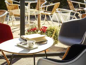 Hotel Ibis London Luton Airport photo 3