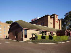 Hotel Ibis London Luton Airport photo 4