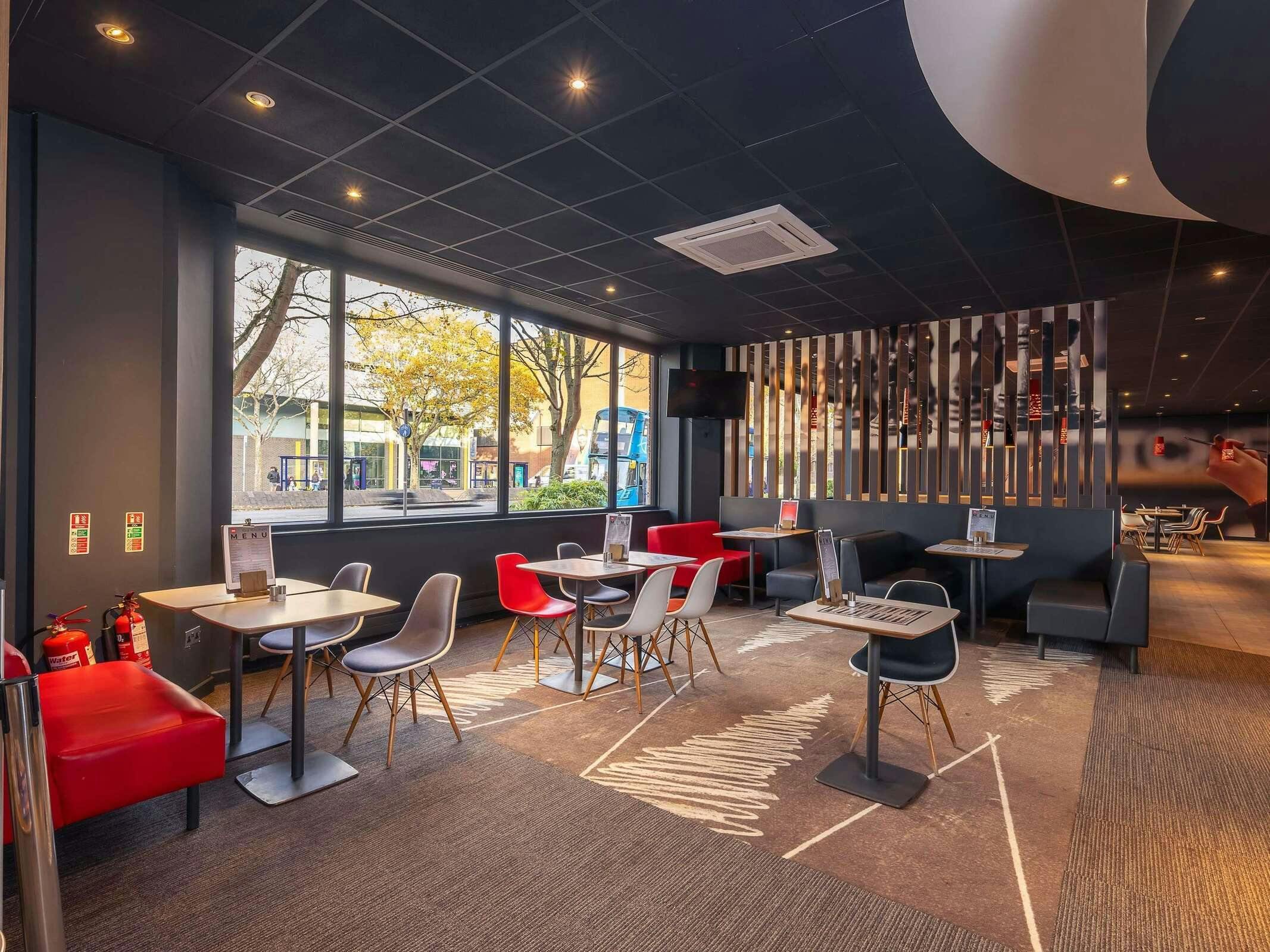 Hotel Ibis Portsmouth Centre photo 2