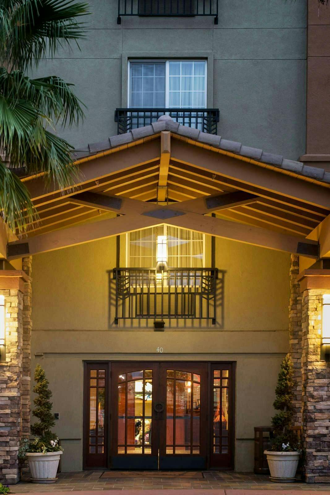 Larkspur Landing Hillsboro - An All-Suite Hotel