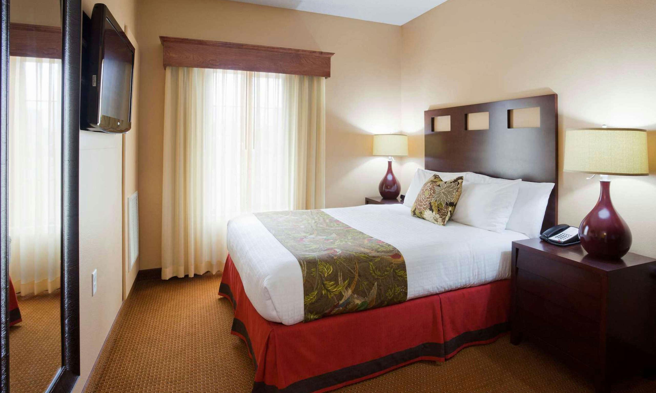 GrandStay Hotel & Suites