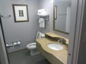 Hotel HomeTowne Studios by Red Roof Leesburg photo 2