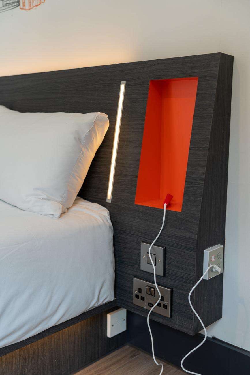Hotel easyHotel Cardiff photo 3