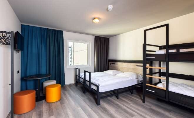 Hotel a&o Frankfurt Ostend photo 3