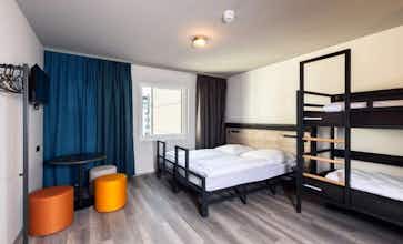 Hotel a&o Frankfurt Ostend photo 3