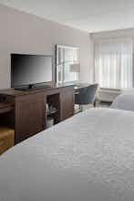 Hotel Hampton Inn Boston - Logan Airport photo 4