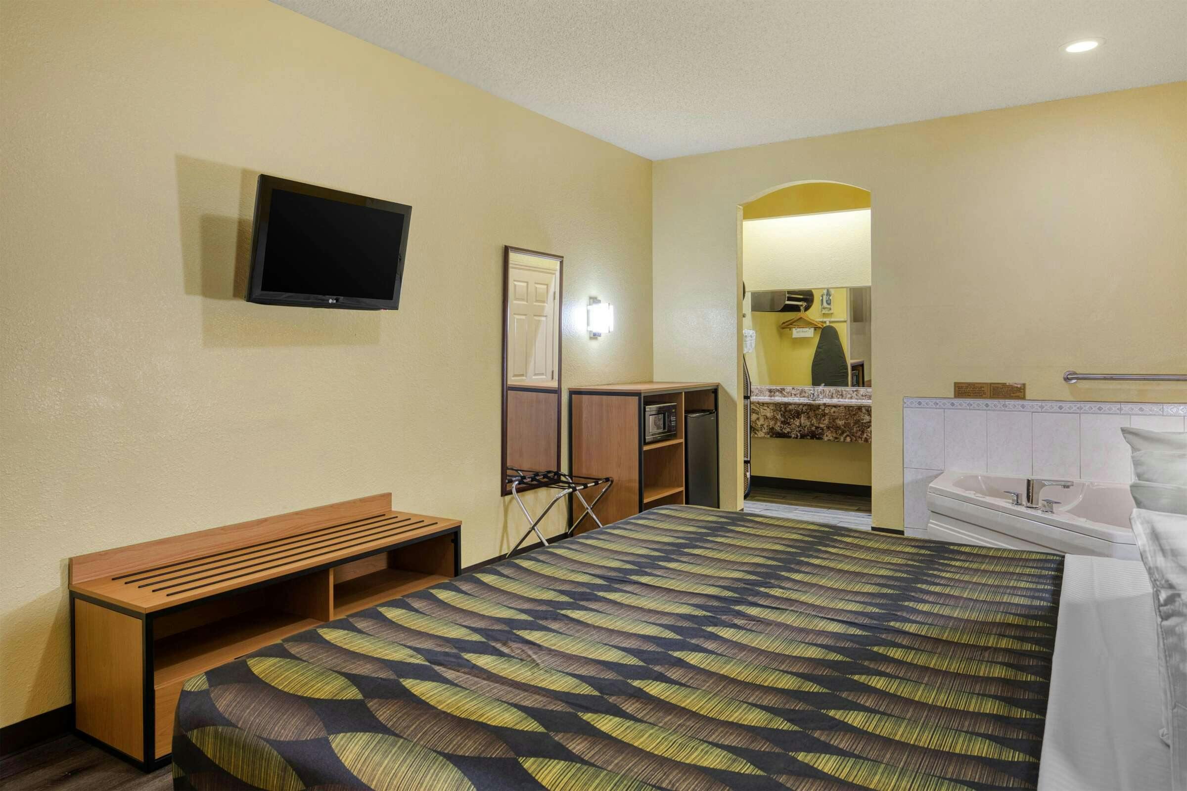 Hotel SureStay Hotel By Best Western Mission photo 5