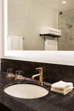 Hotel EXchange Hotel Vancouver photo 2