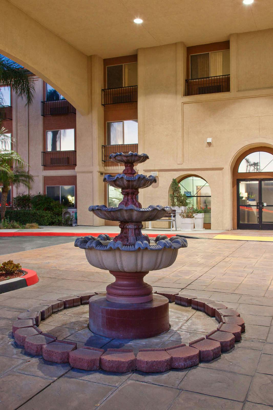 Hotel Holiday Inn Express Temecula photo 1