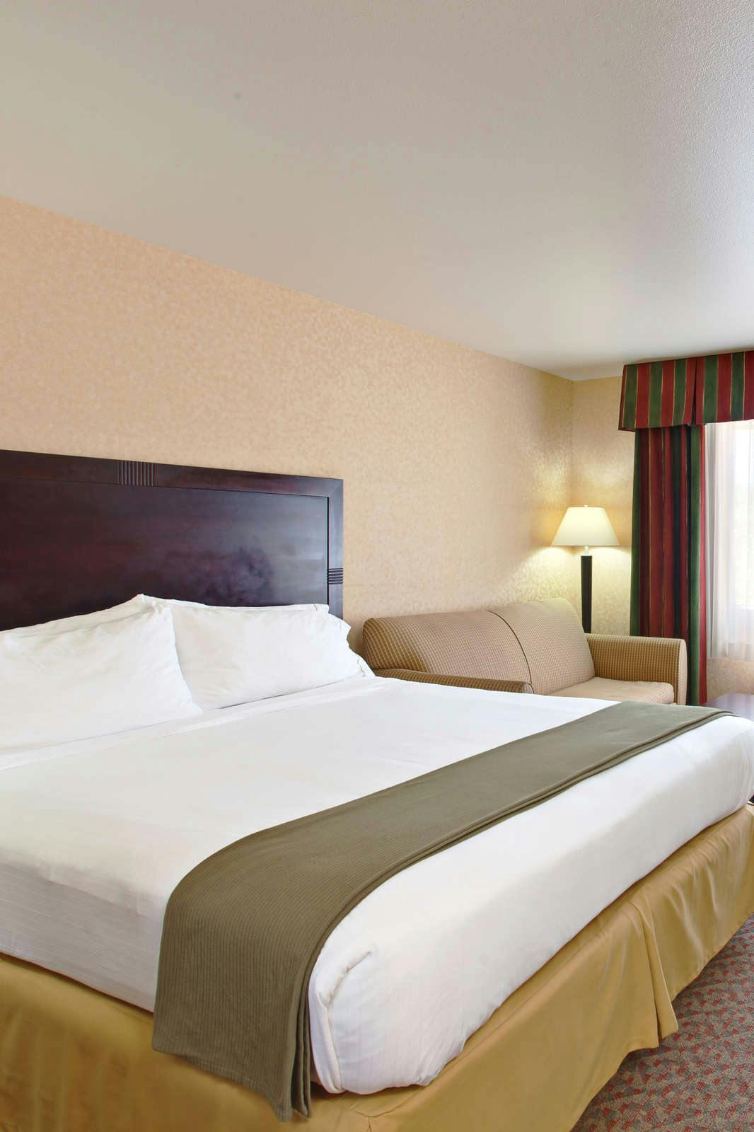 Hotel Holiday Inn Express Temecula photo 2