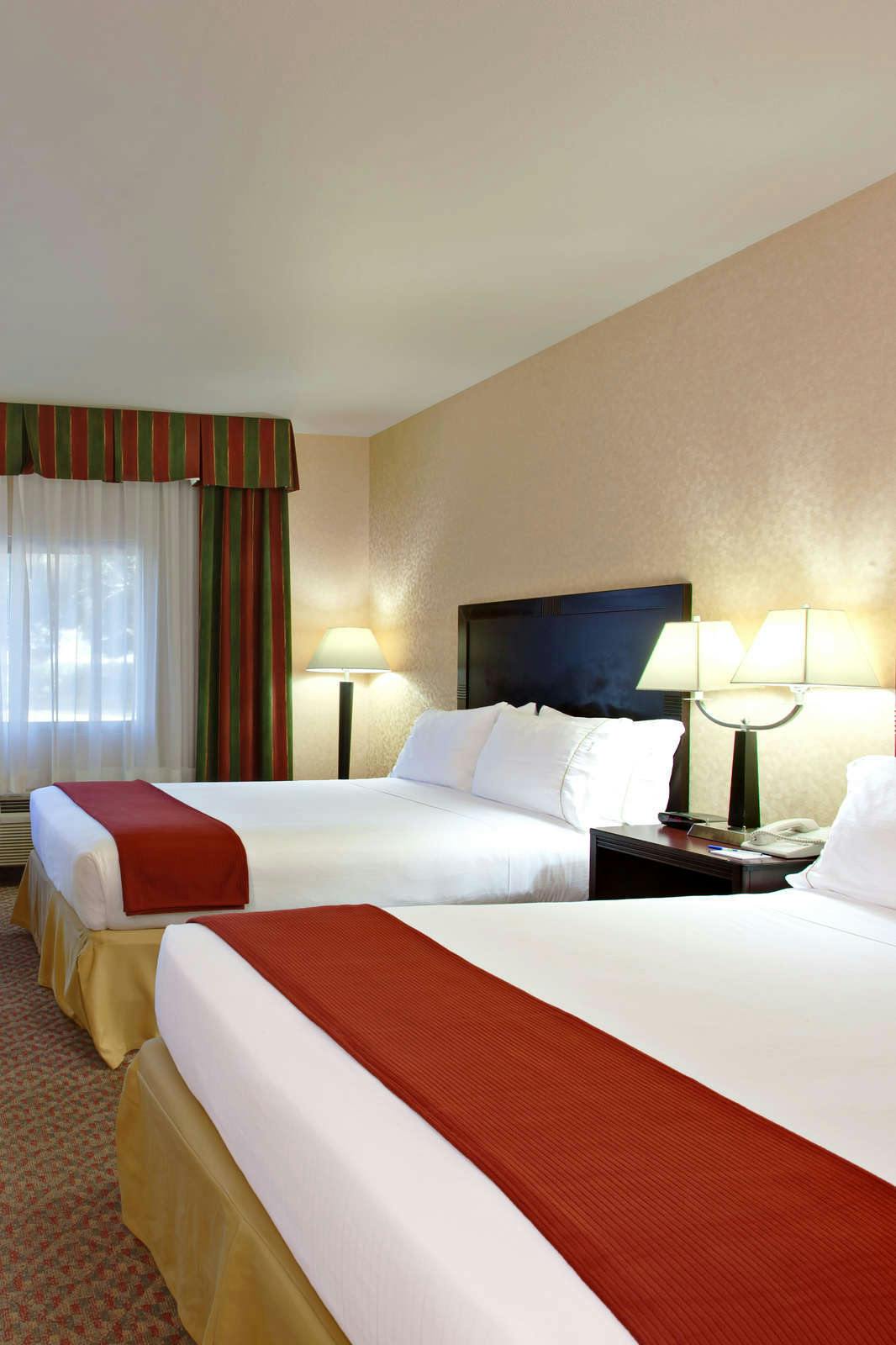 Hotel Holiday Inn Express Temecula photo 4