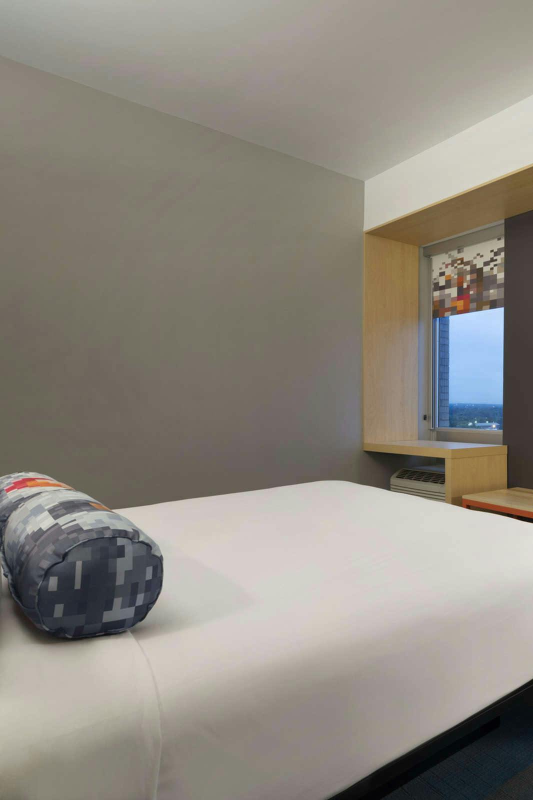 Hotel Aloft Miami Aventura photo 1