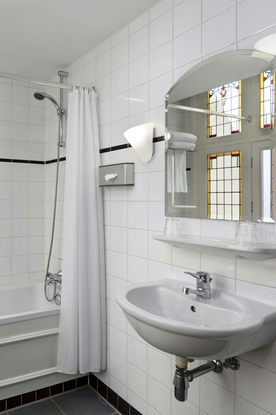 Hotel NH Amsterdam Schiller photo 3