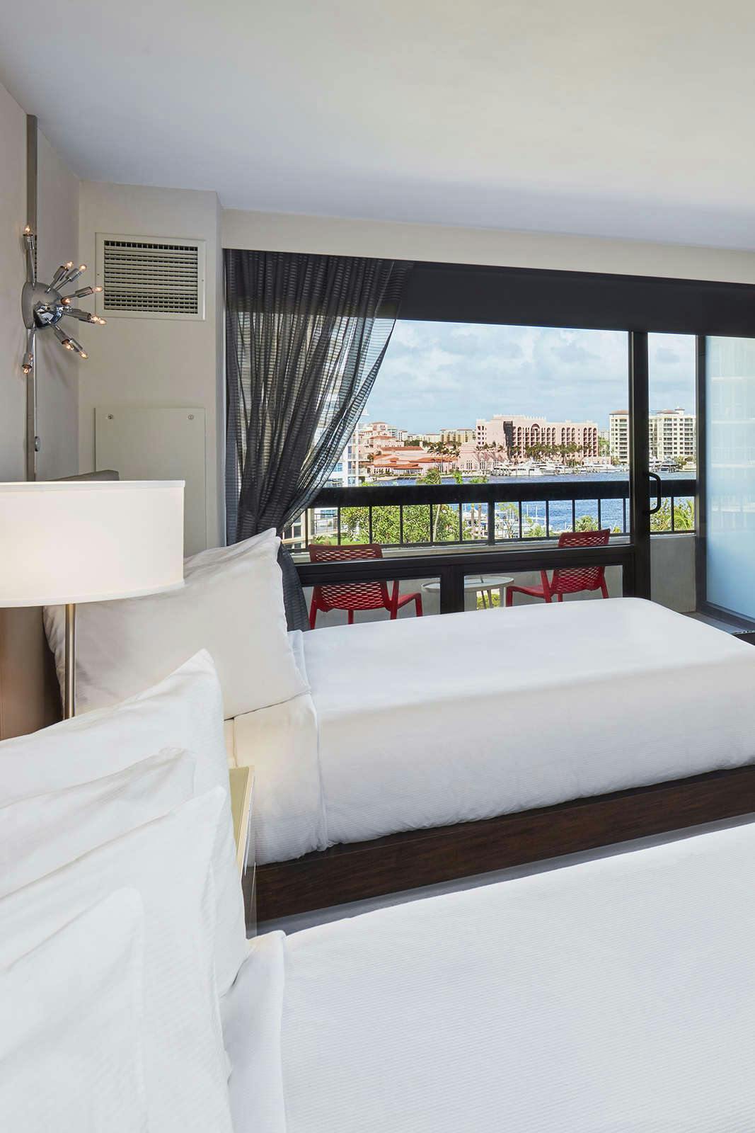 Hotel Waterstone Resort & Marina Boca Raton, Curio Collection by Hilton photo 2