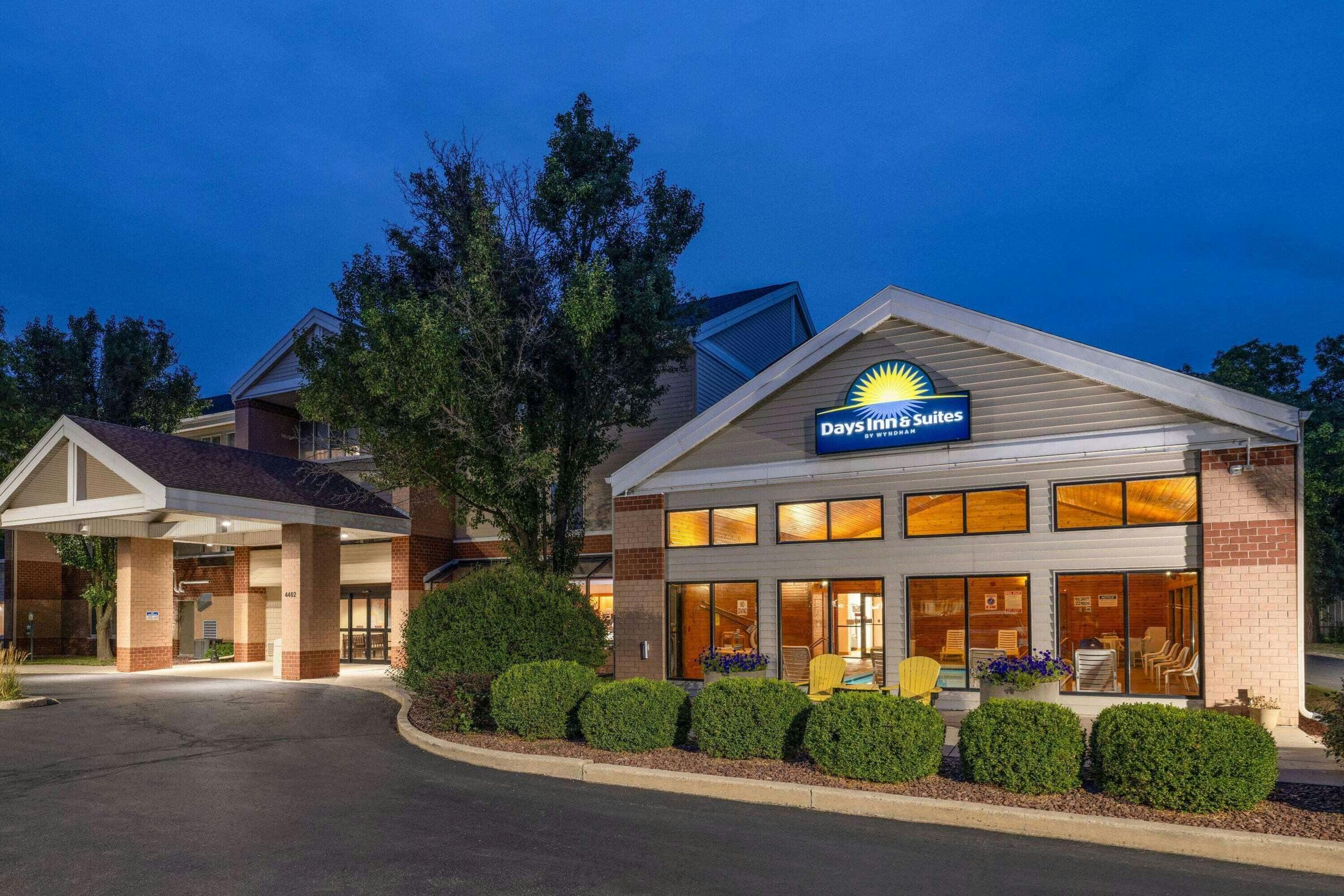 Hotel Days Inn and Suites Madison photo 1