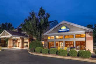 Hotel Days Inn and Suites Madison photo 1