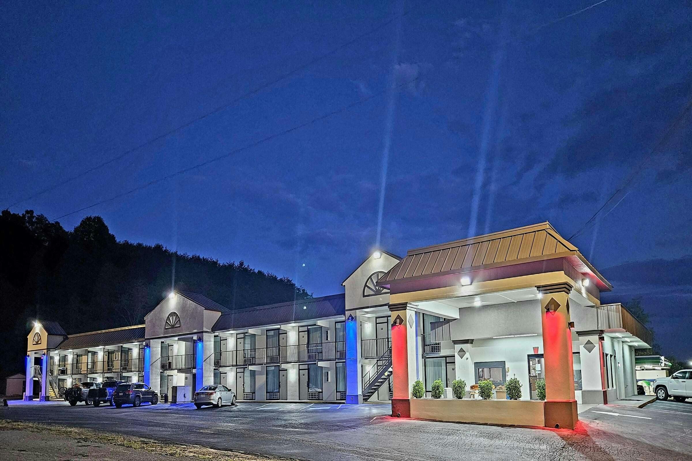 Super 8 Marion NC