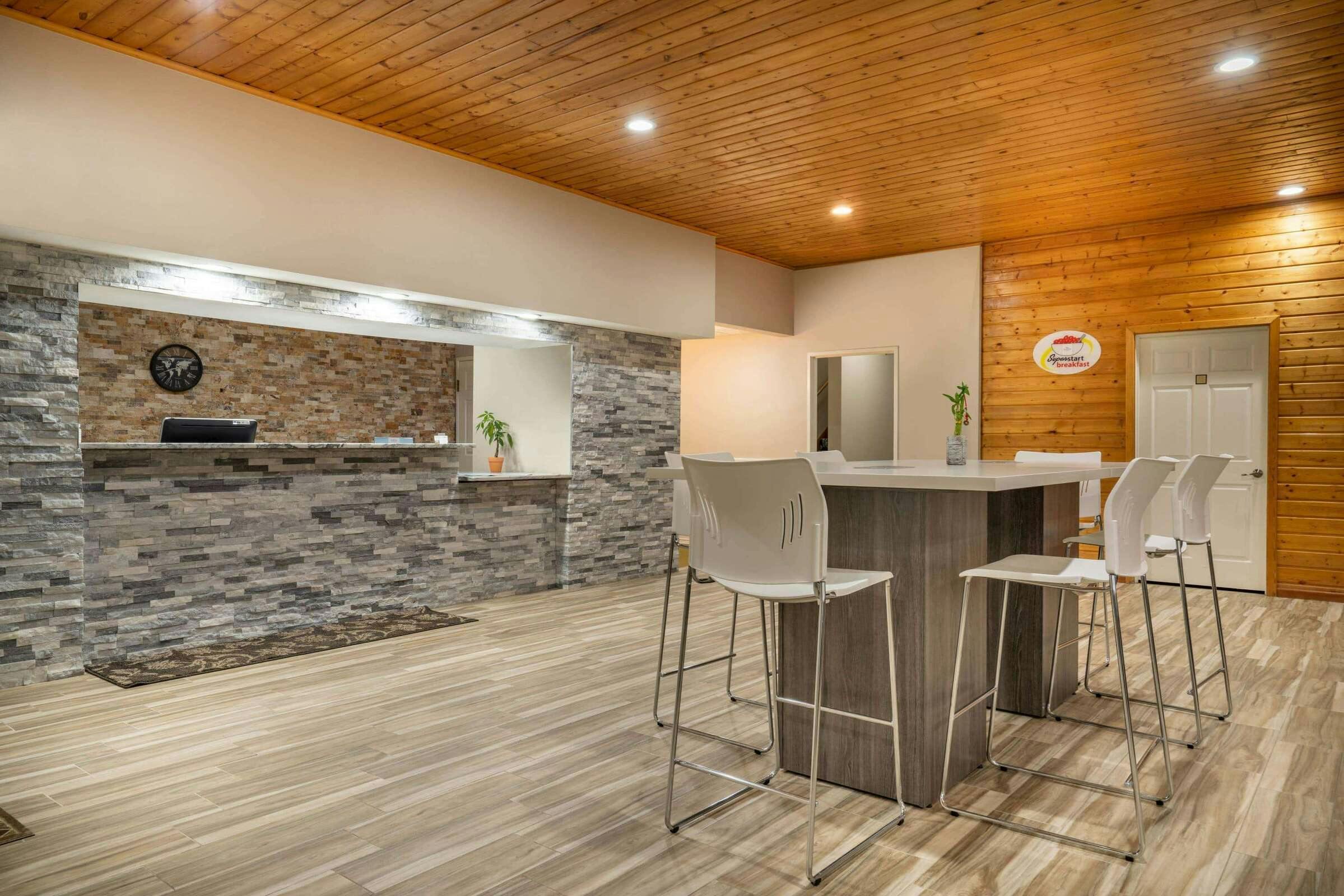 Hotel Baymont Baldwin photo 1