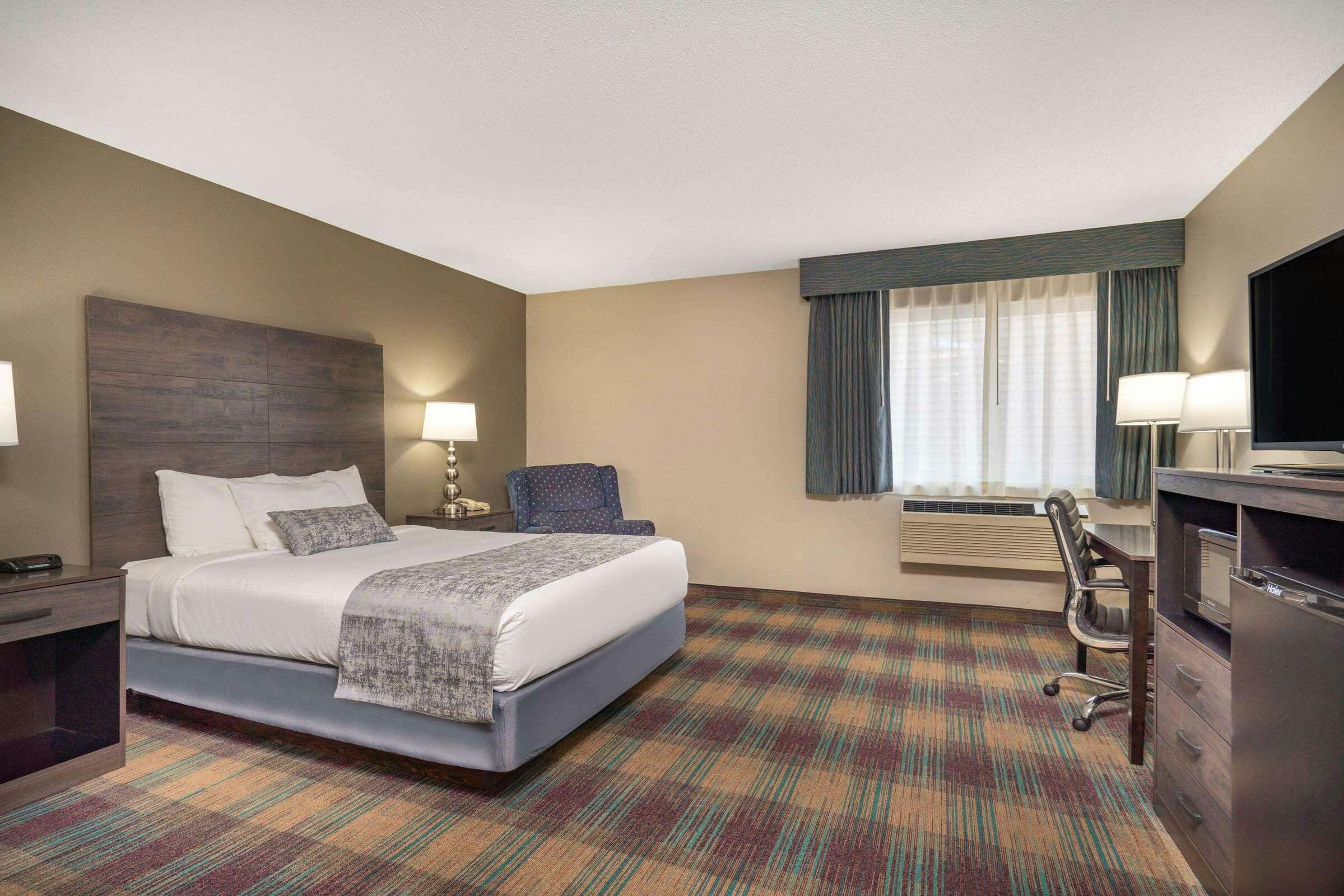 Hotel Baymont Baldwin photo 3