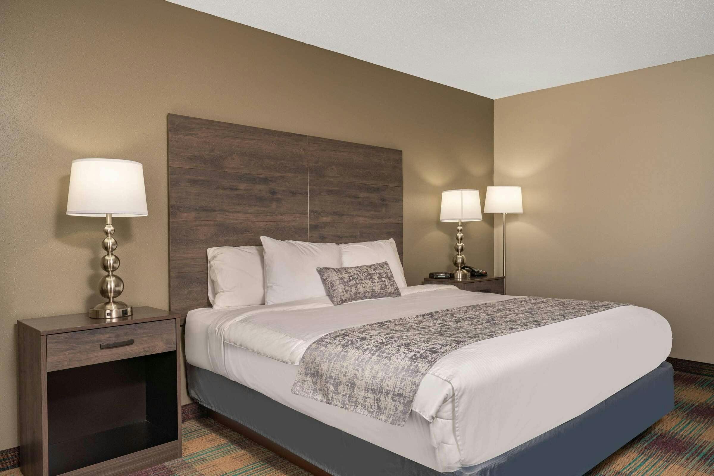 Hotel Baymont Baldwin photo 5