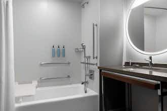 Hotel Courtyard by Marriott San Jose Airport photo 4