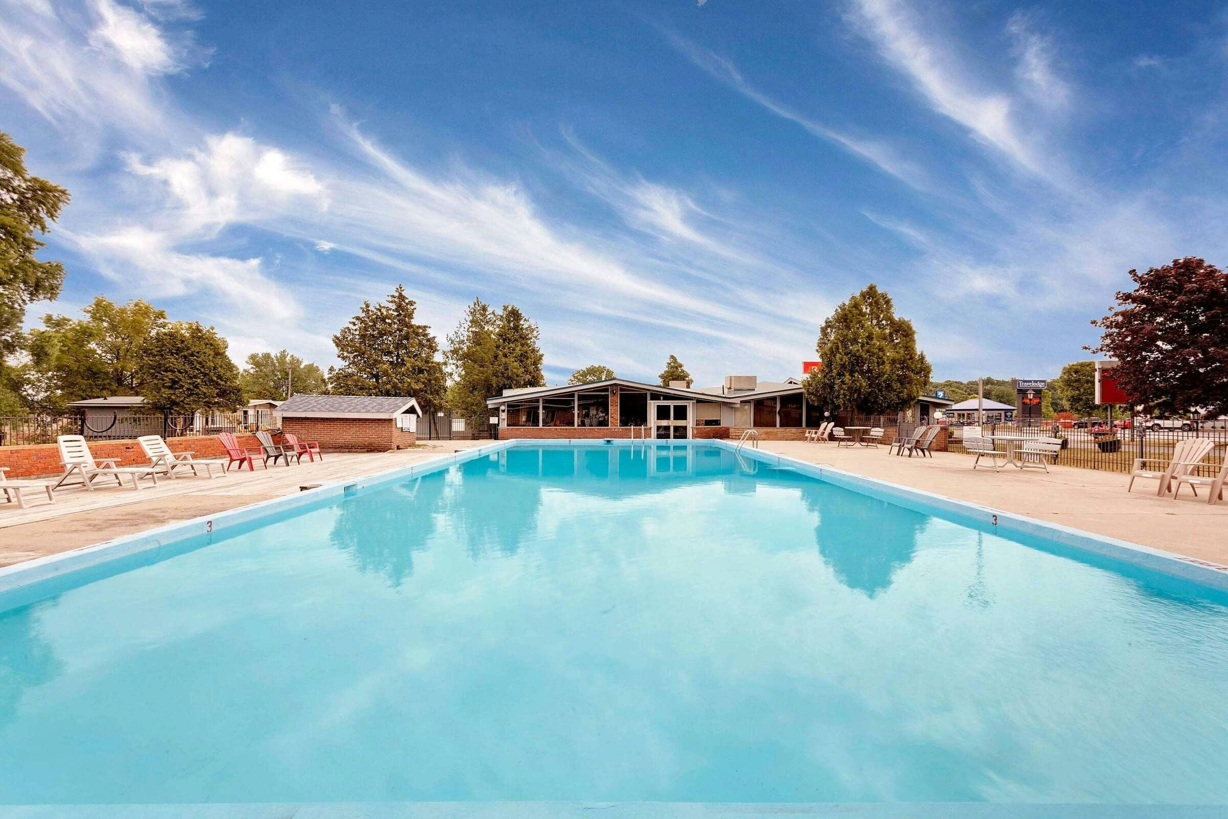 Hotel Ramada 1000 Islands/Gananoque photo 2