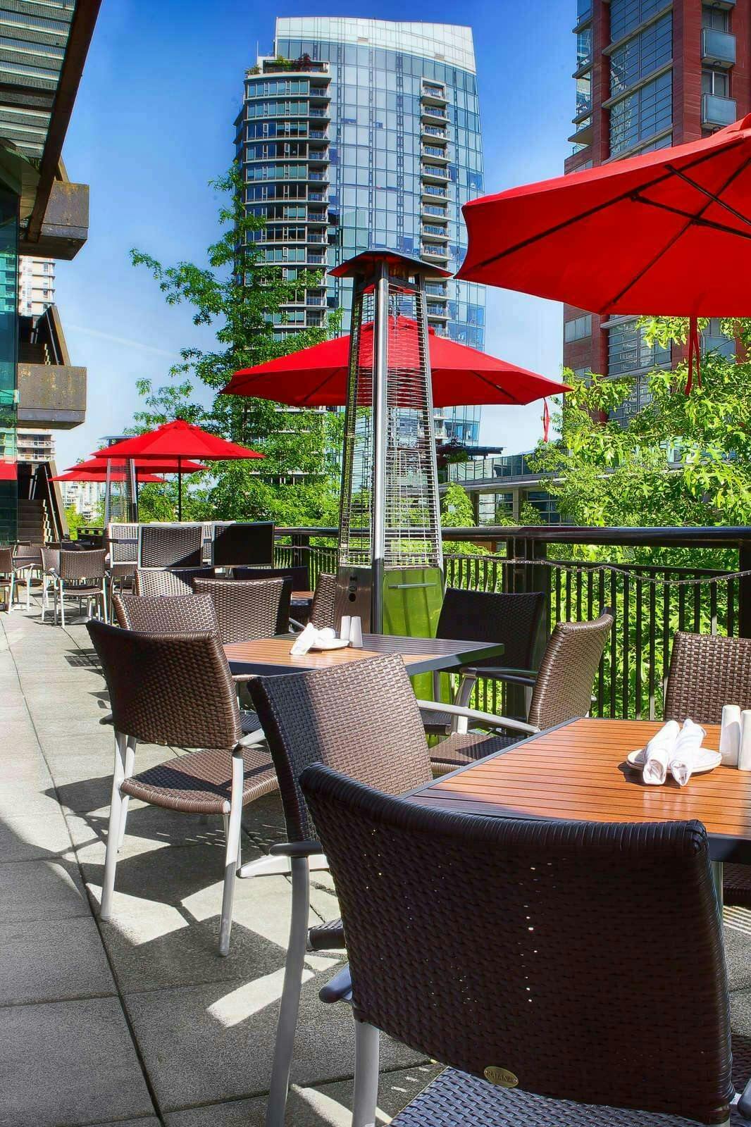 Hotel Pinnacle Hotel Vancouver Harbourfront photo 2