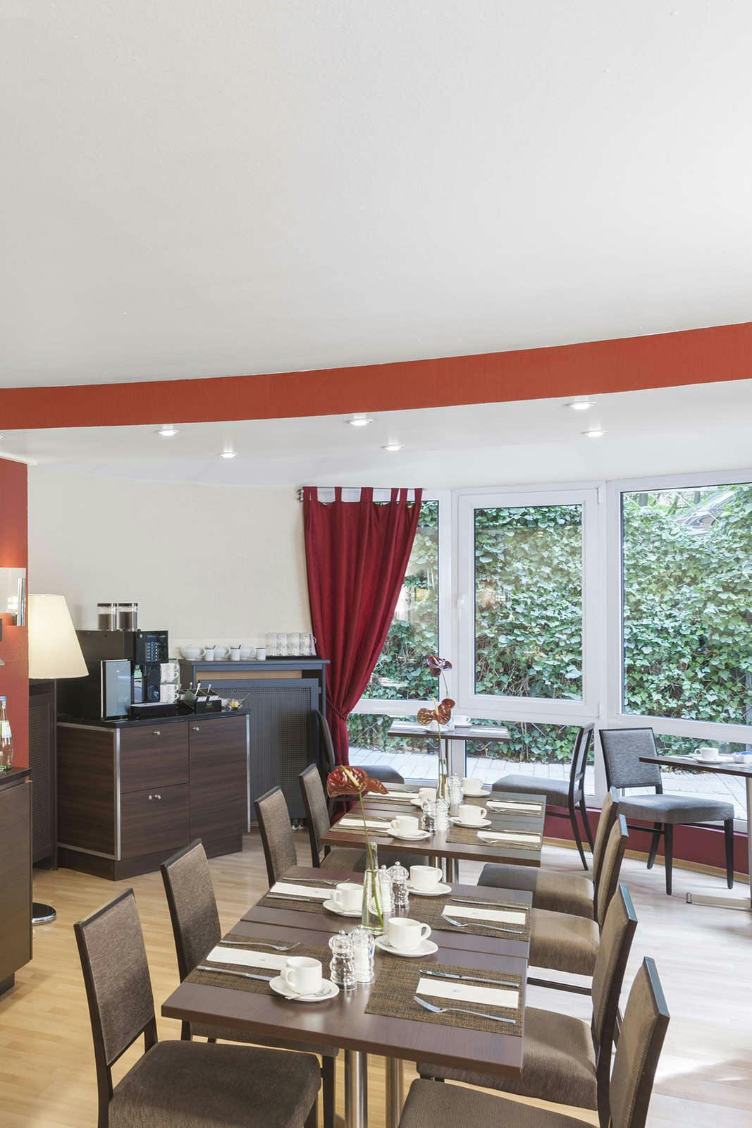 Hotel NH Frankfurt Villa photo 4