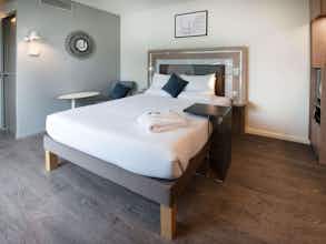 Hotel Novotel Senart Golf De Greenparc photo 3