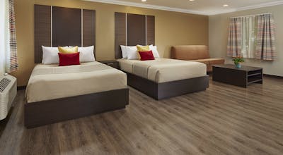 Eden Roc Inn & Suites