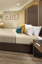 Hotel Eden Roc Inn & Suites photo 2