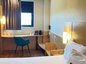 Hotel Ibis Barcelona Ripollet photo 2