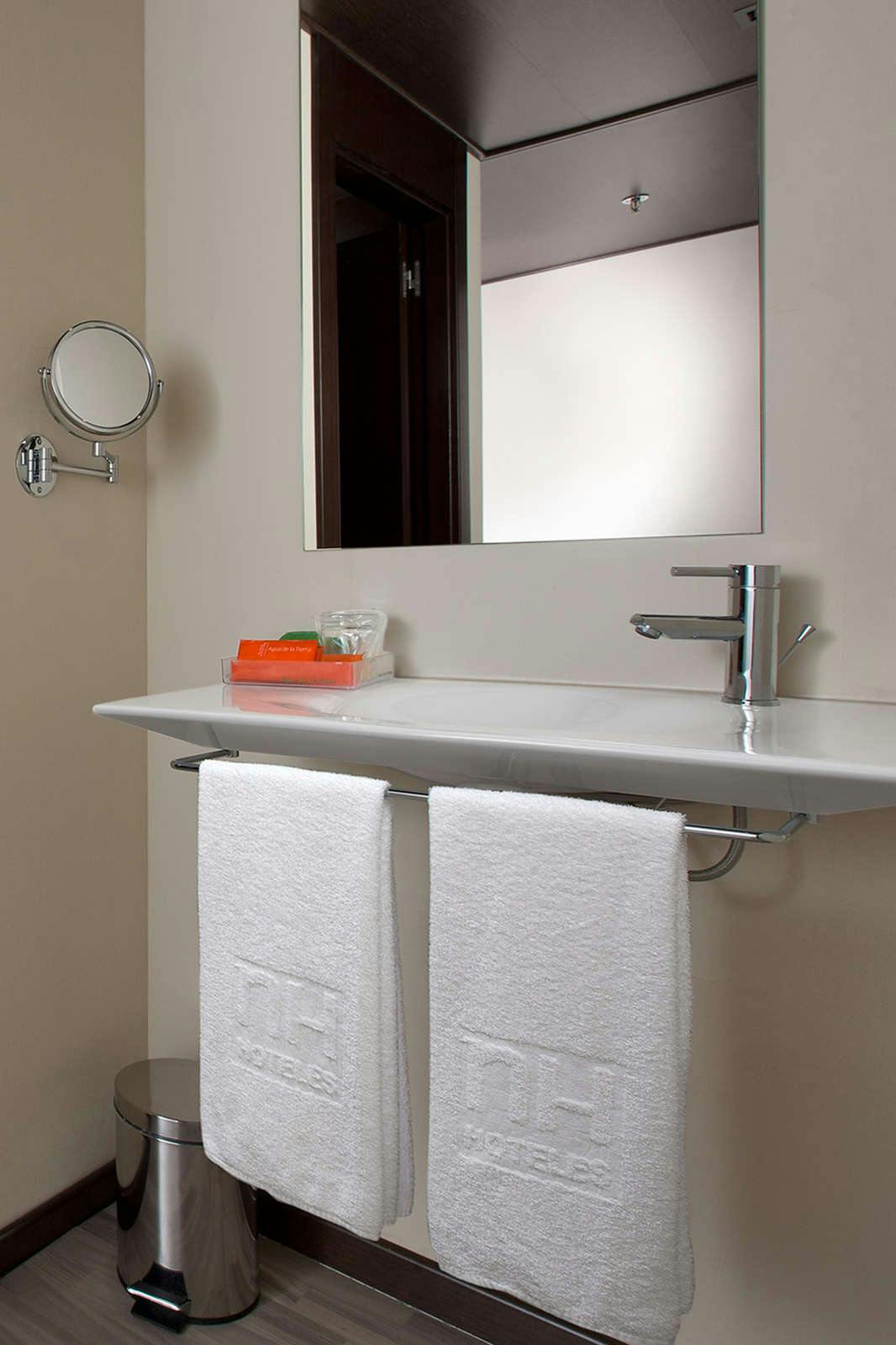 Hotel NH Barcelona Diagonal Center photo 4