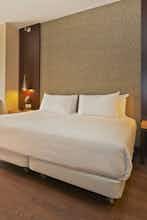 Hotel NH Barcelona Eixample photo 2