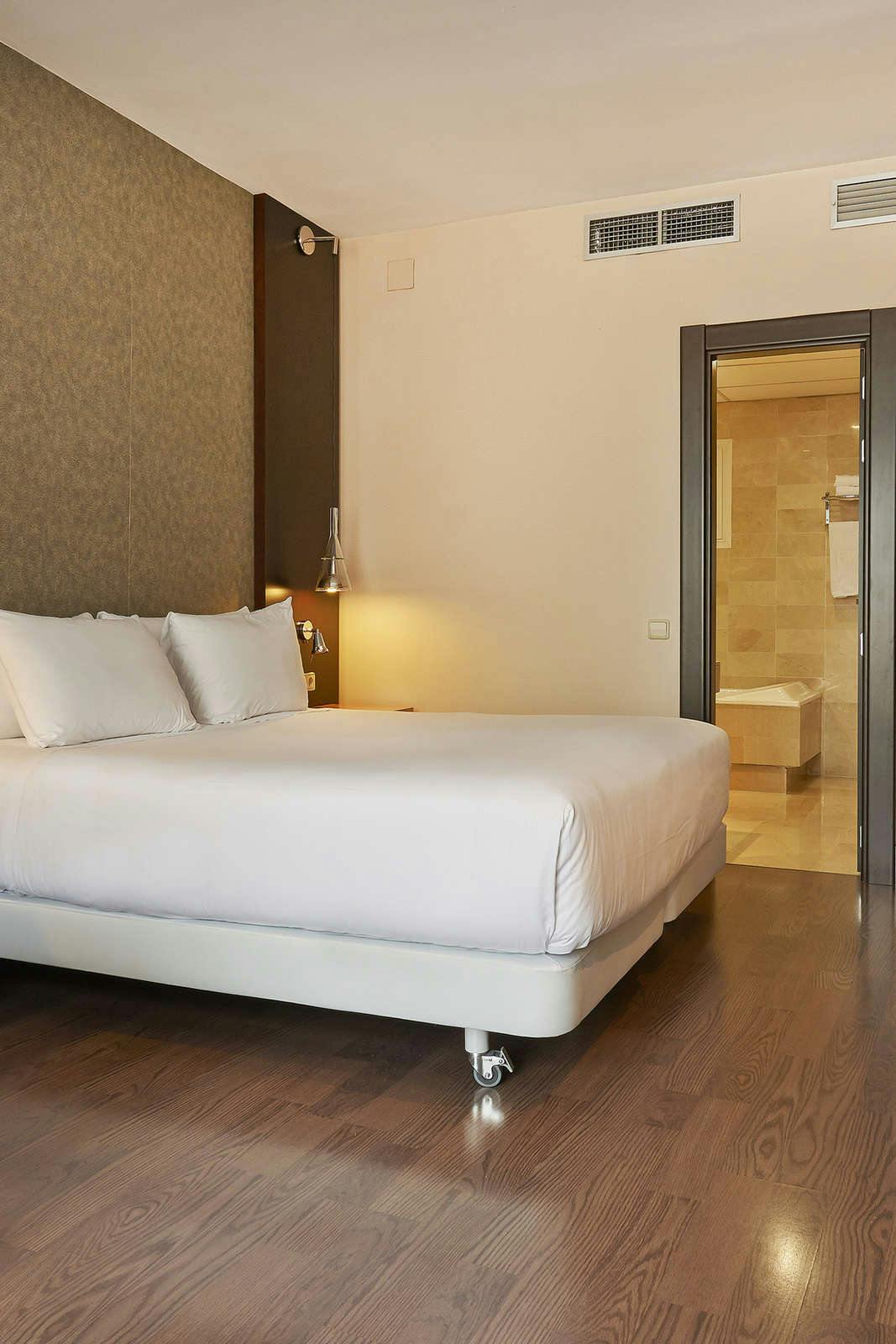 Hotel NH Barcelona Eixample photo 1