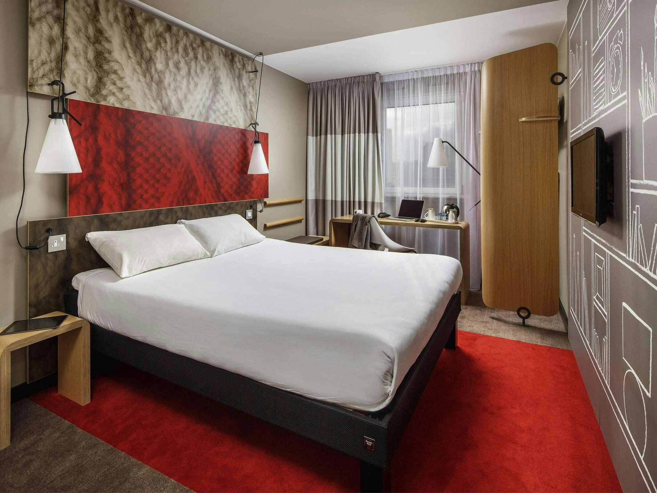 Hotel Ibis London Barking photo 5
