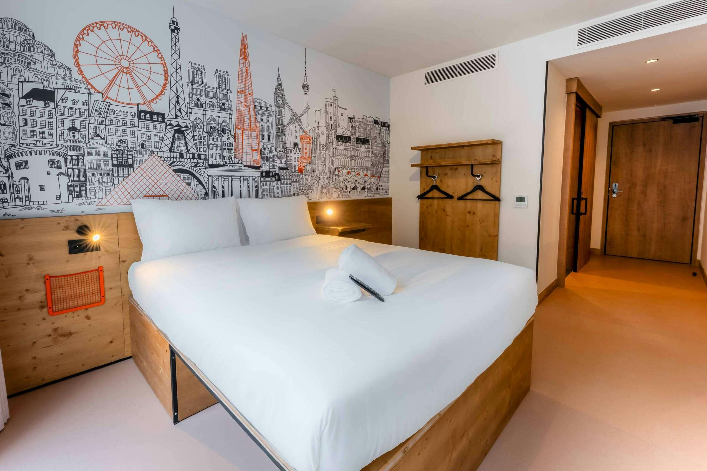 Hotel easyHotel Valencia Ciutat Vella photo 4