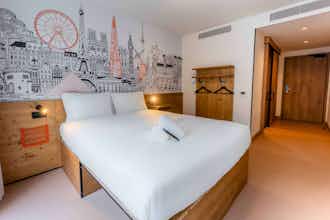 Hotel easyHotel Valencia Ciutat Vella photo 4